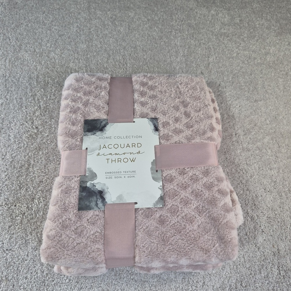 Jacquard Diamond Sherpa Throw Blanket Pink by home collection 50 x 60